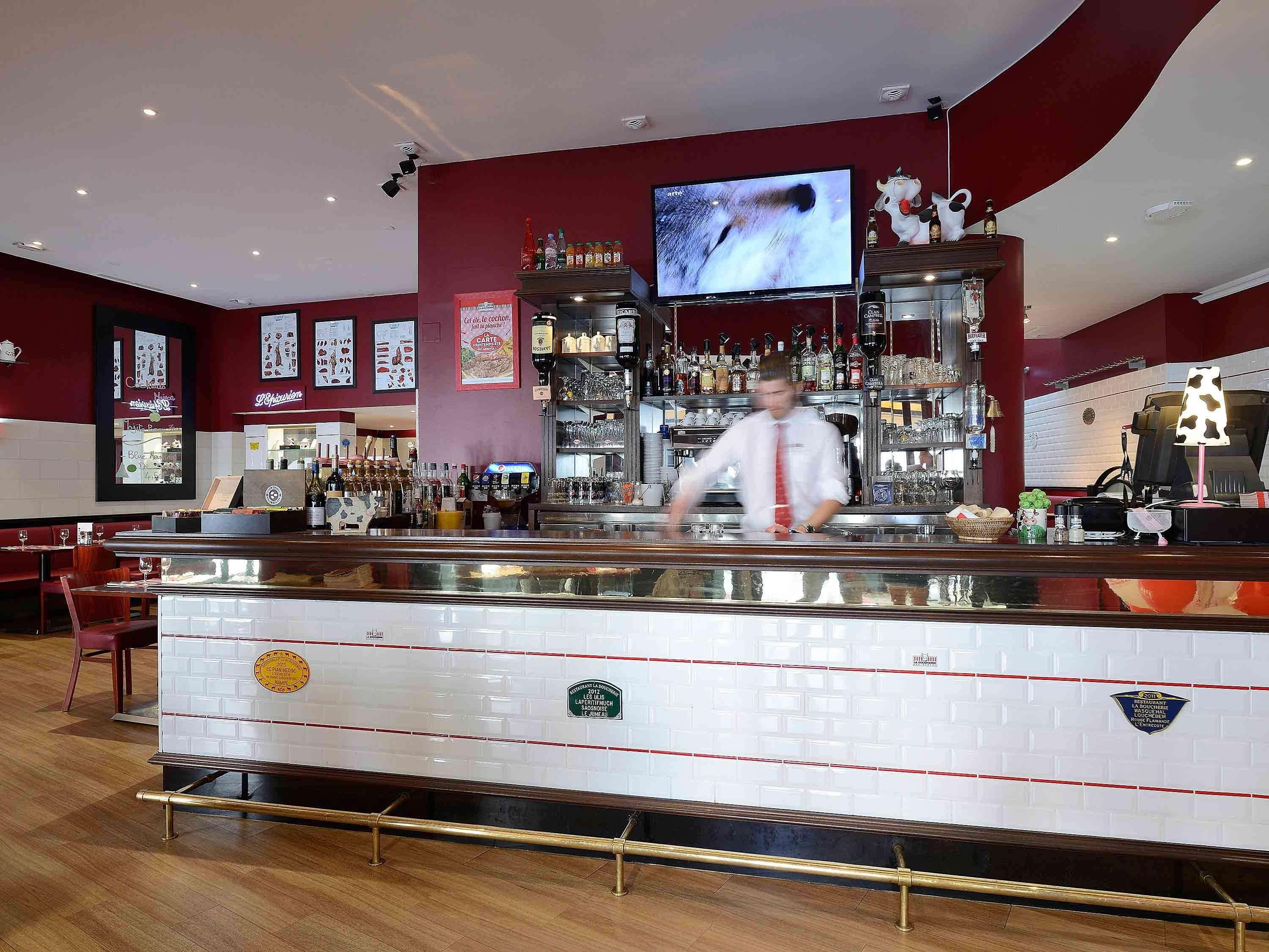 Mercure Centre Palais Des Papes 4*