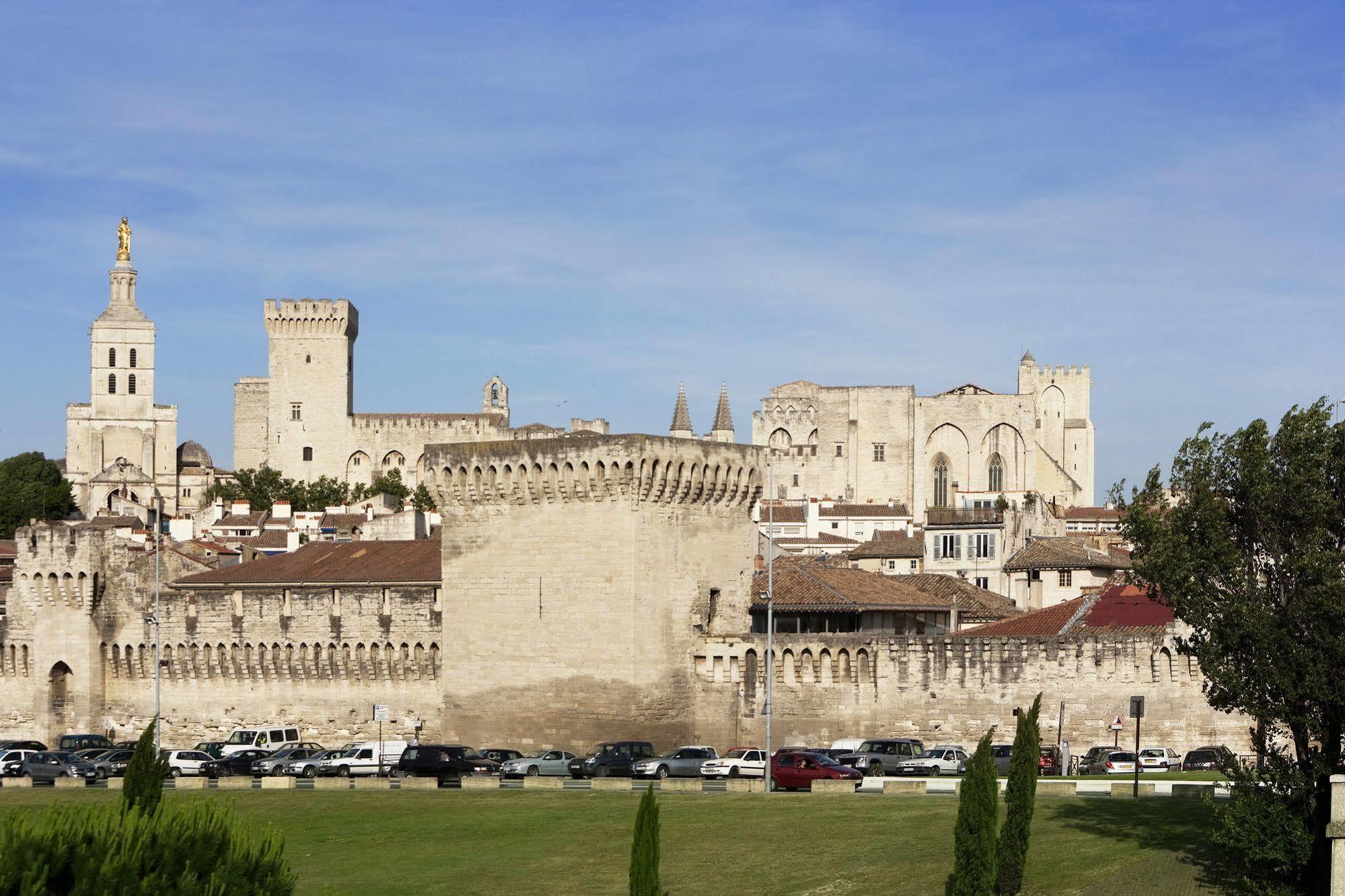 Mercure Centre Palais Des Papes 4* Avignone